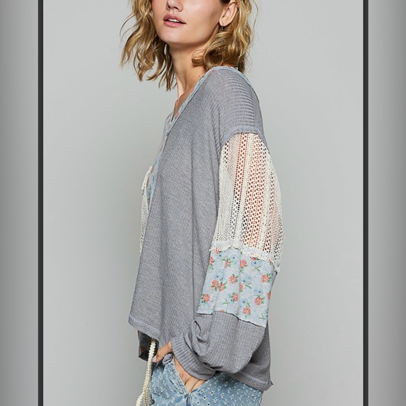 POL NWT Floral Patchwork Gray/Charcoal with floral Print Top. Poly/Cotton Blend - Picture 4 of 12